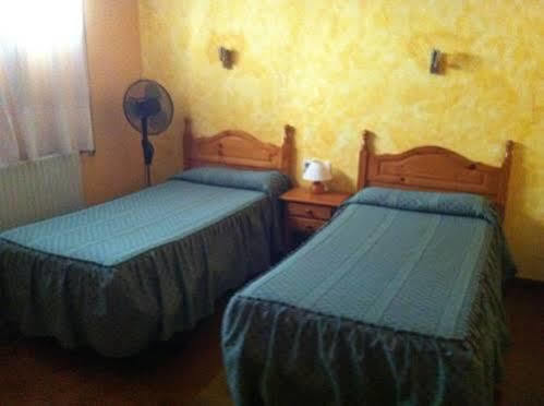 Hostal Le Vintage Ávila Екстериор снимка