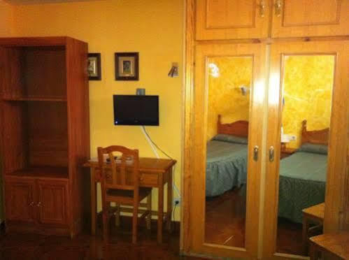 Hostal Le Vintage Ávila Екстериор снимка